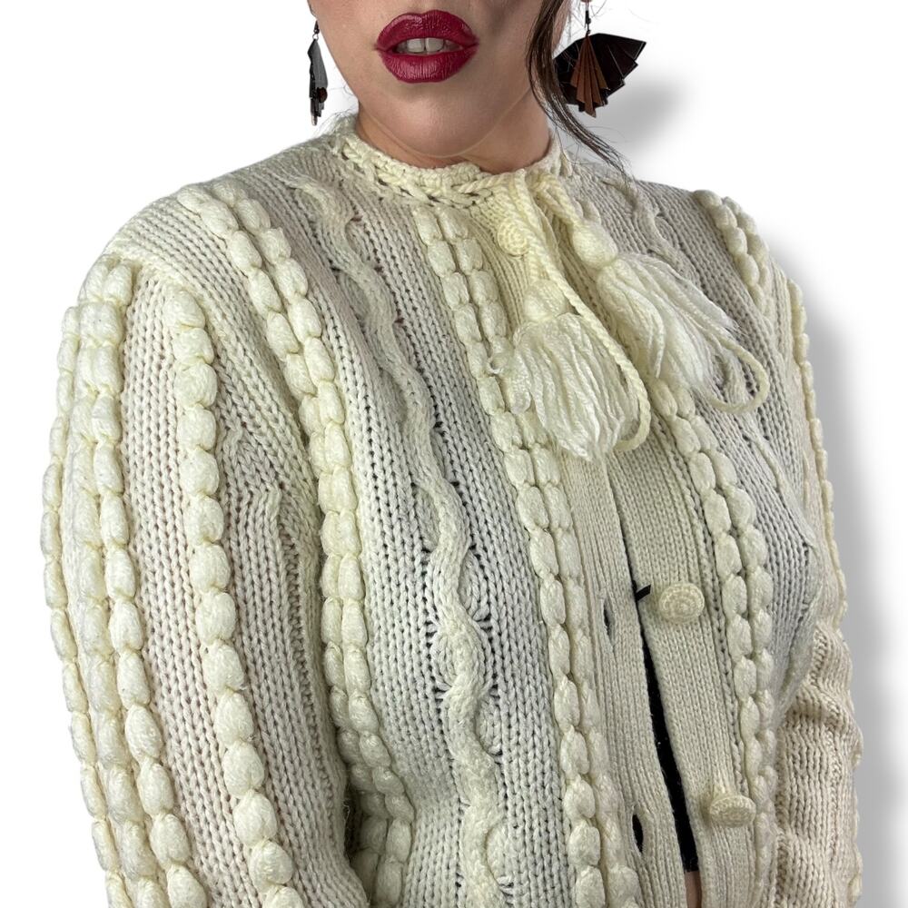 1970's cream cable knit cardigan with tassels - Picture 8 of 17